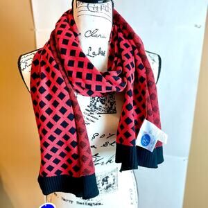 Beautiful Authentic Diane Gilman Stylish DG2 Scarf. Large